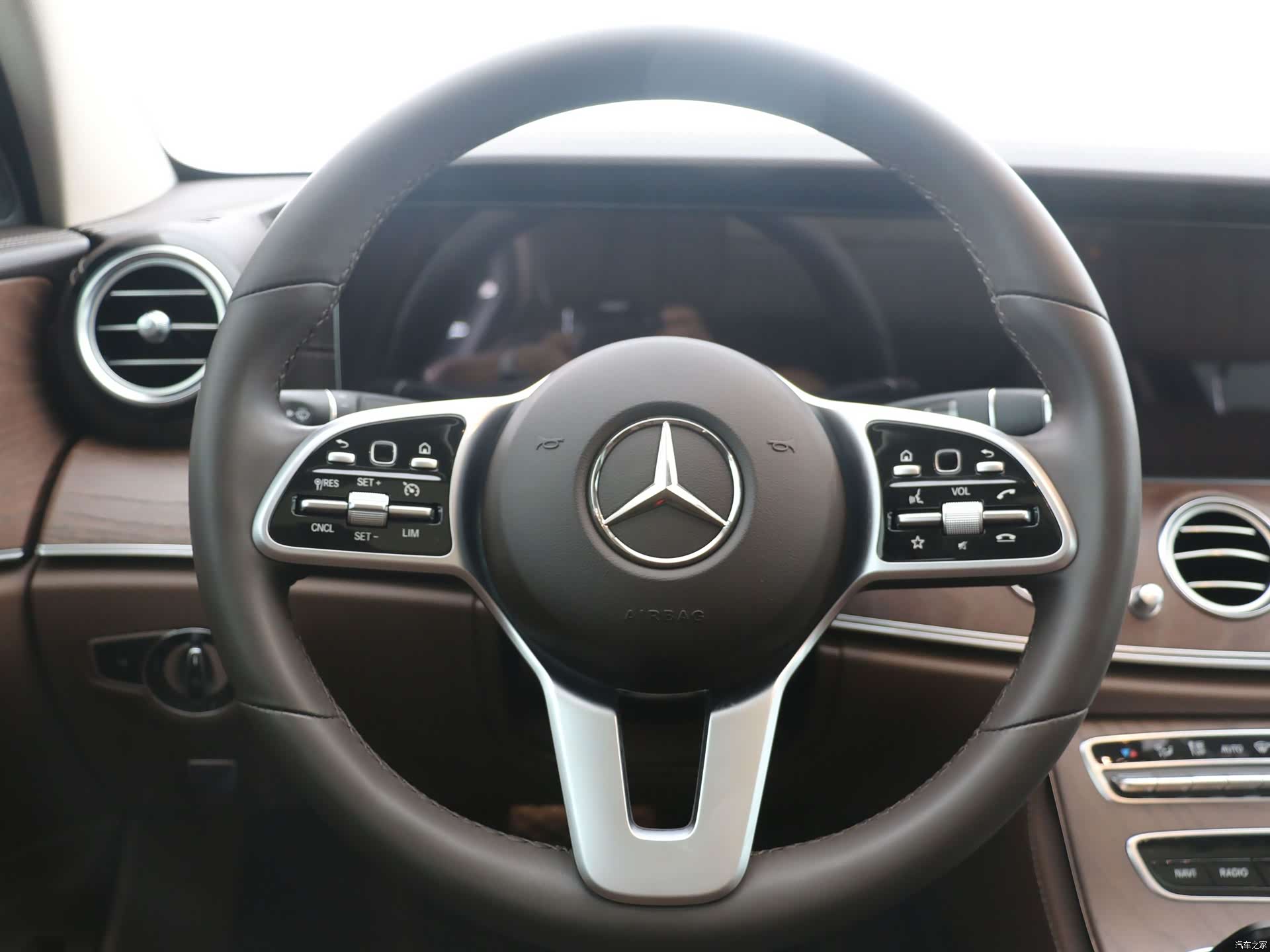 Mercedes-Benz E-Class, 2020 все фото