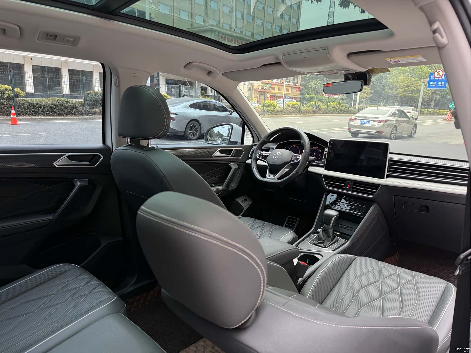 Volkswagen Tiguan L, 2022 9