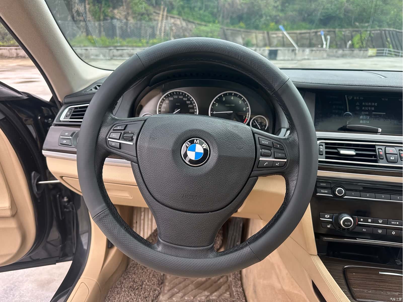 BMW 7 Series, 2011 15