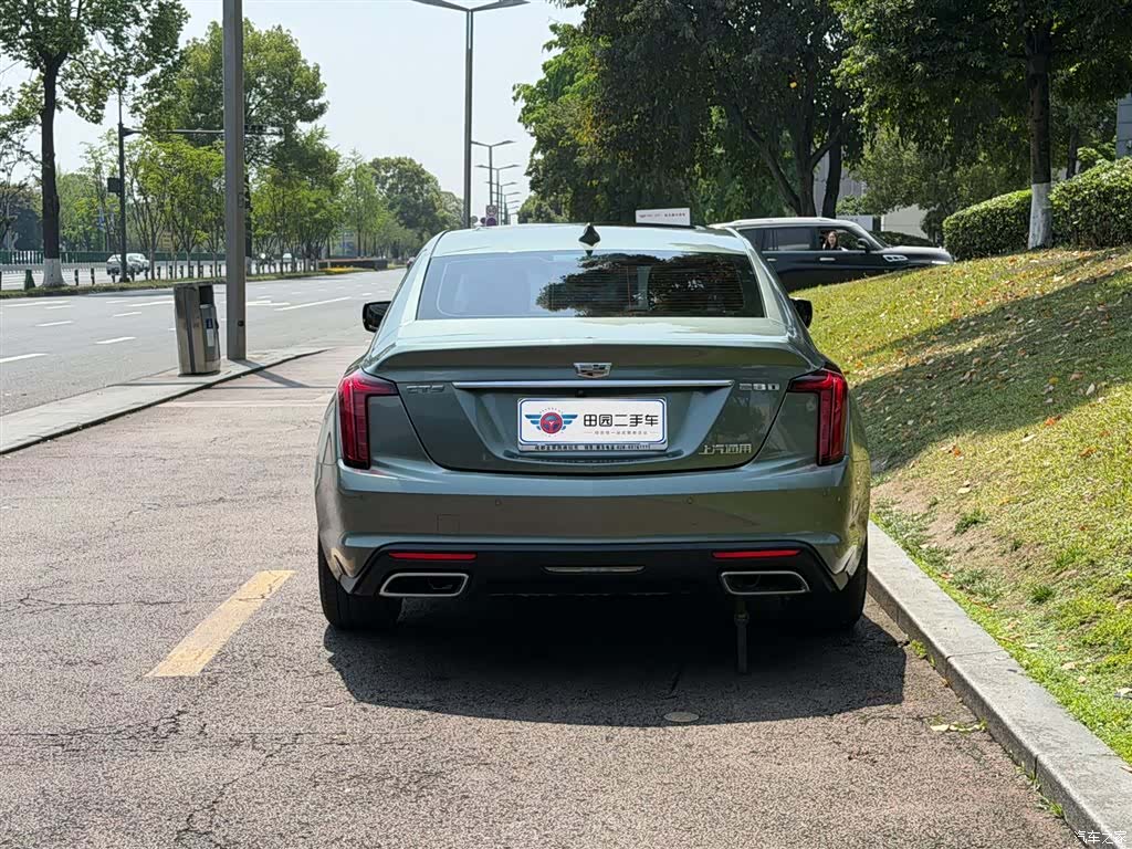 Cadillac CT5, 2023 все фото
