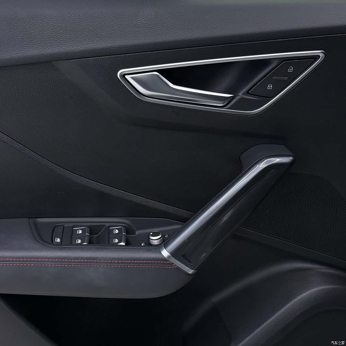 Audi Q2L, 2022 11