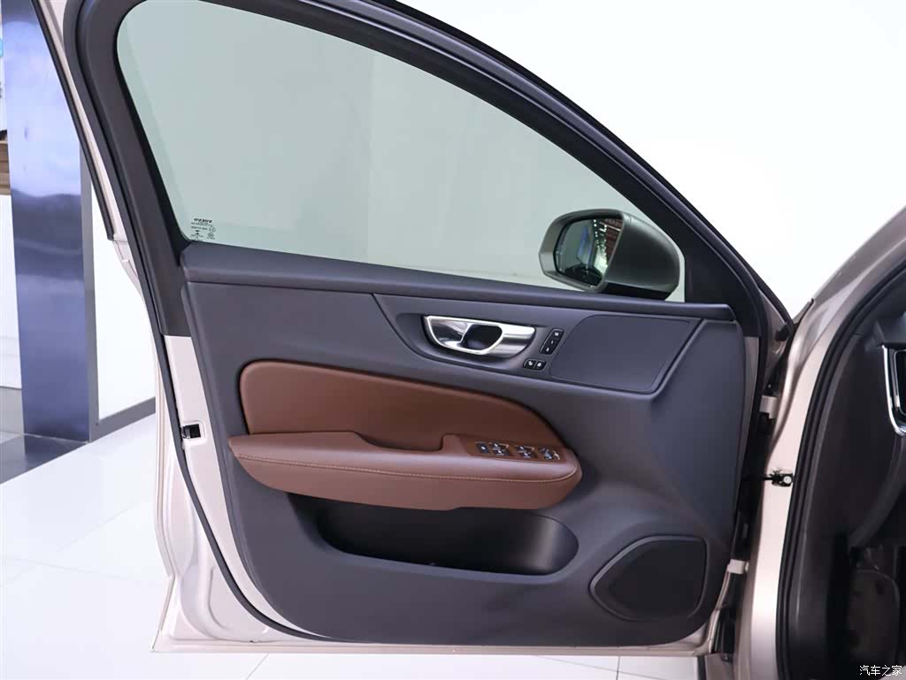 Volvo S60, 2023 18