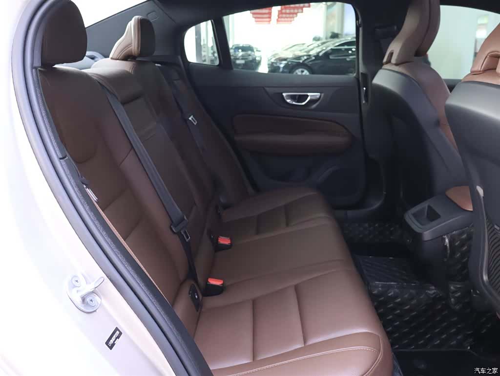 Volvo S60, 2023 21