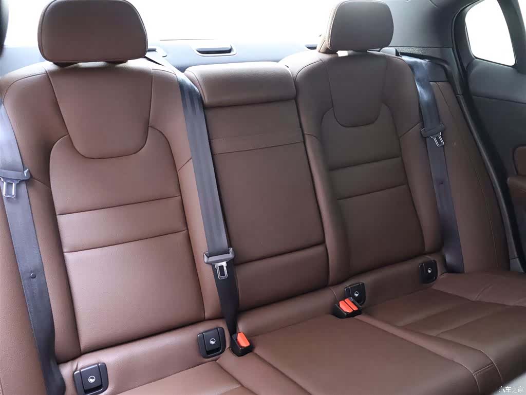 Volvo S60, 2023 22