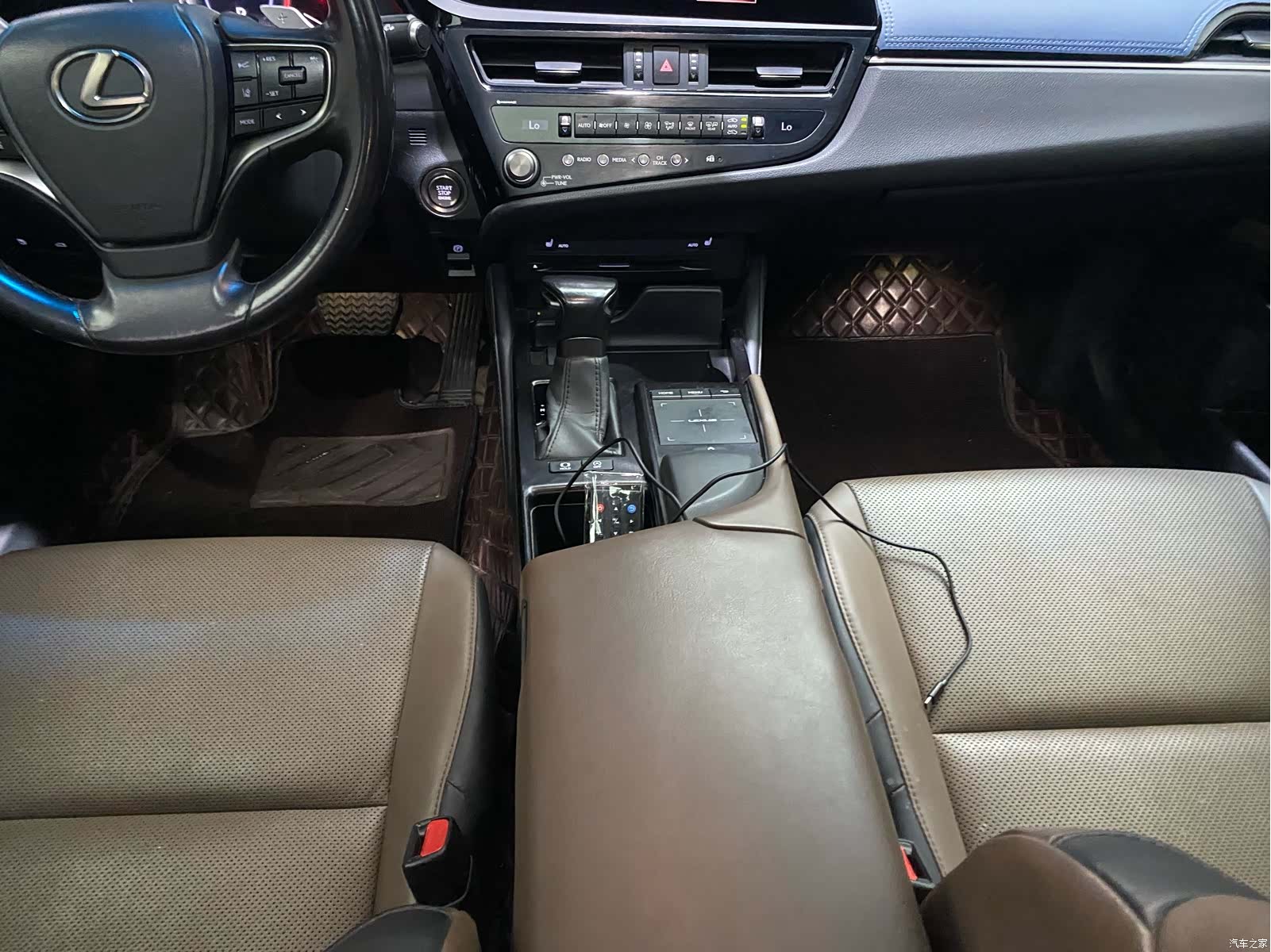 Lexus ES, 2022 17