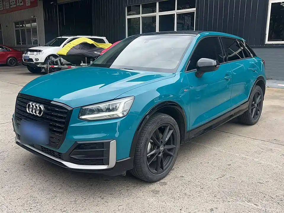Audi Q2L