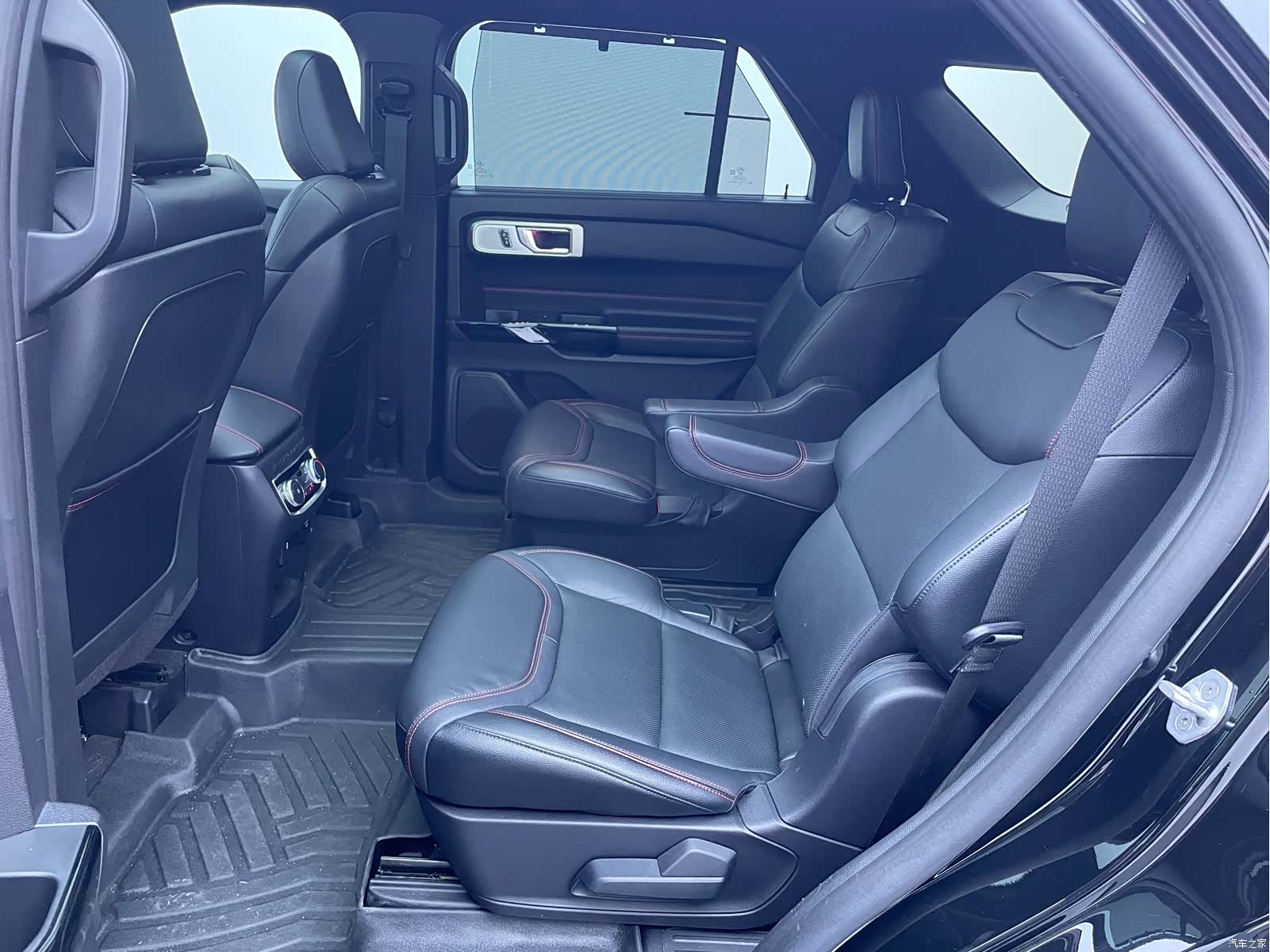 Ford Explorer, 2020 10