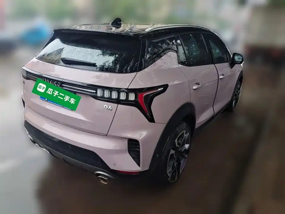Lynk & Co 06