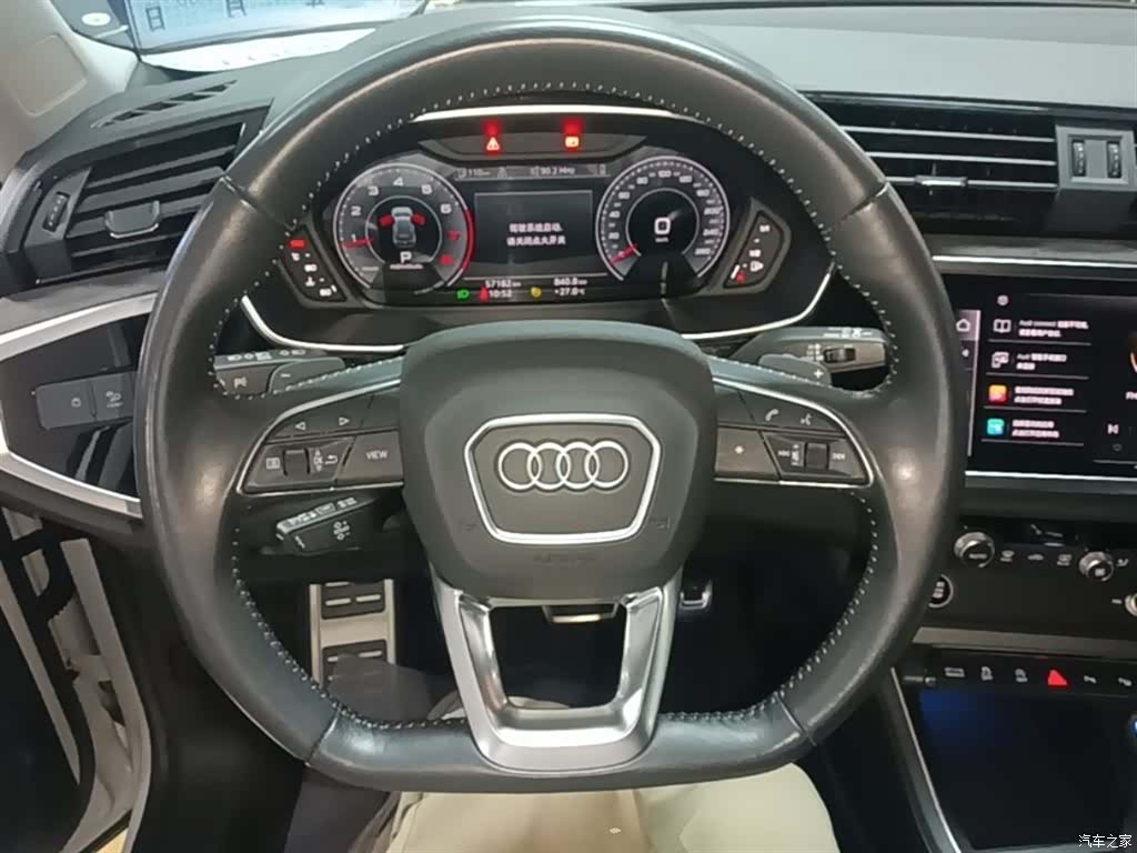 Audi Q3, 2022 11