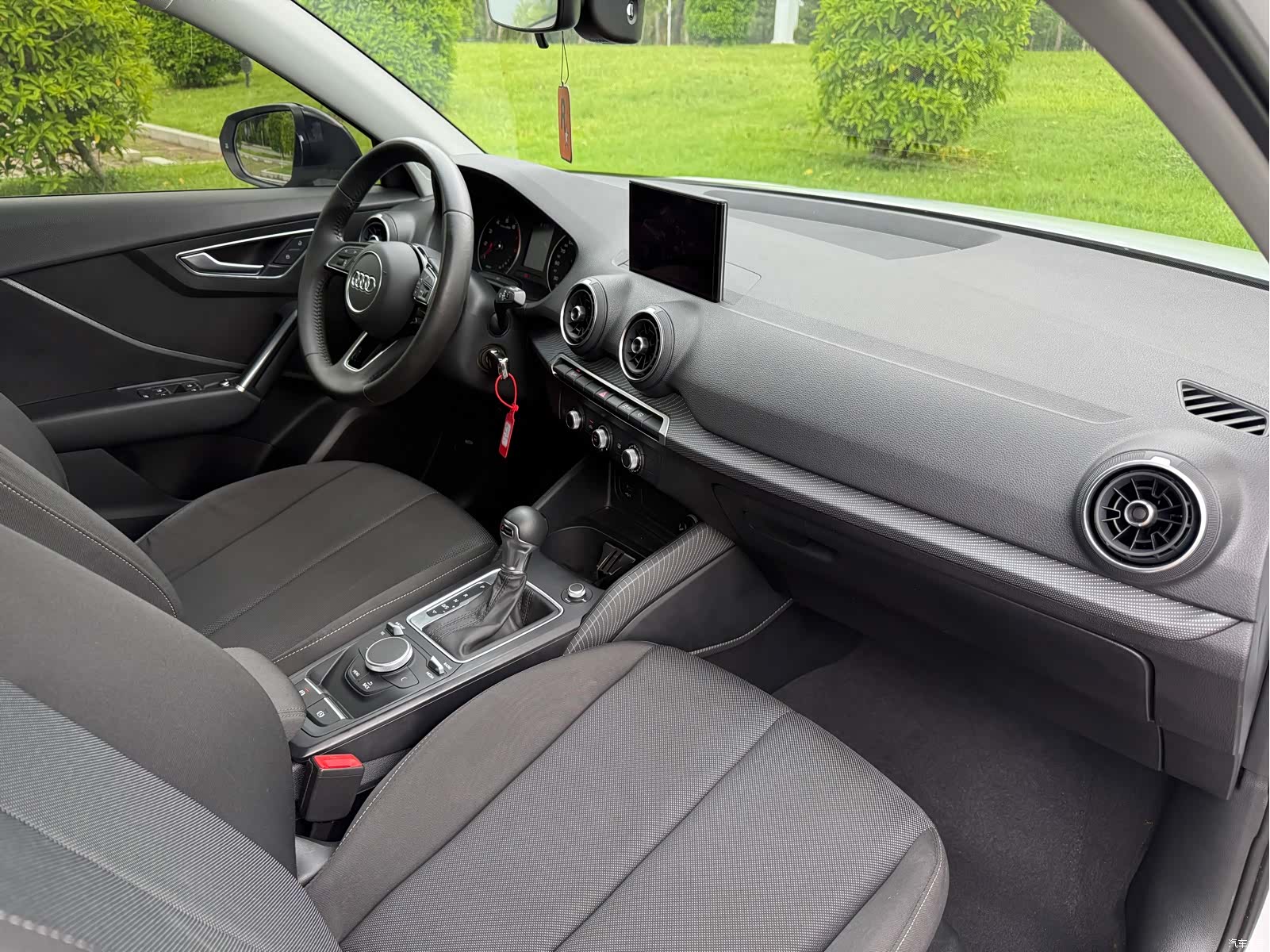 Audi Q2L, 2019 16