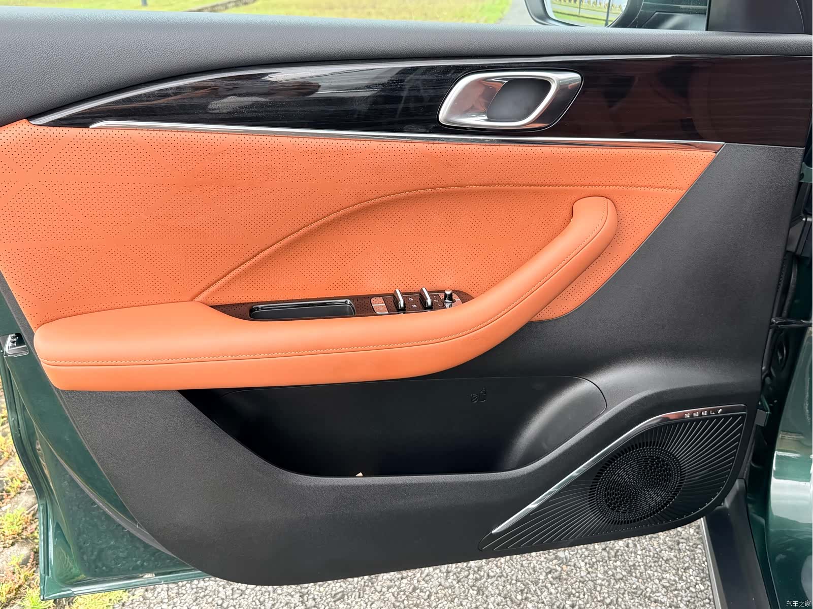Geely Emgrand, 2025 9