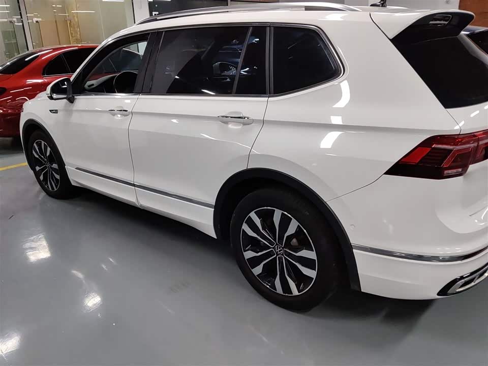 Volkswagen Tiguan L