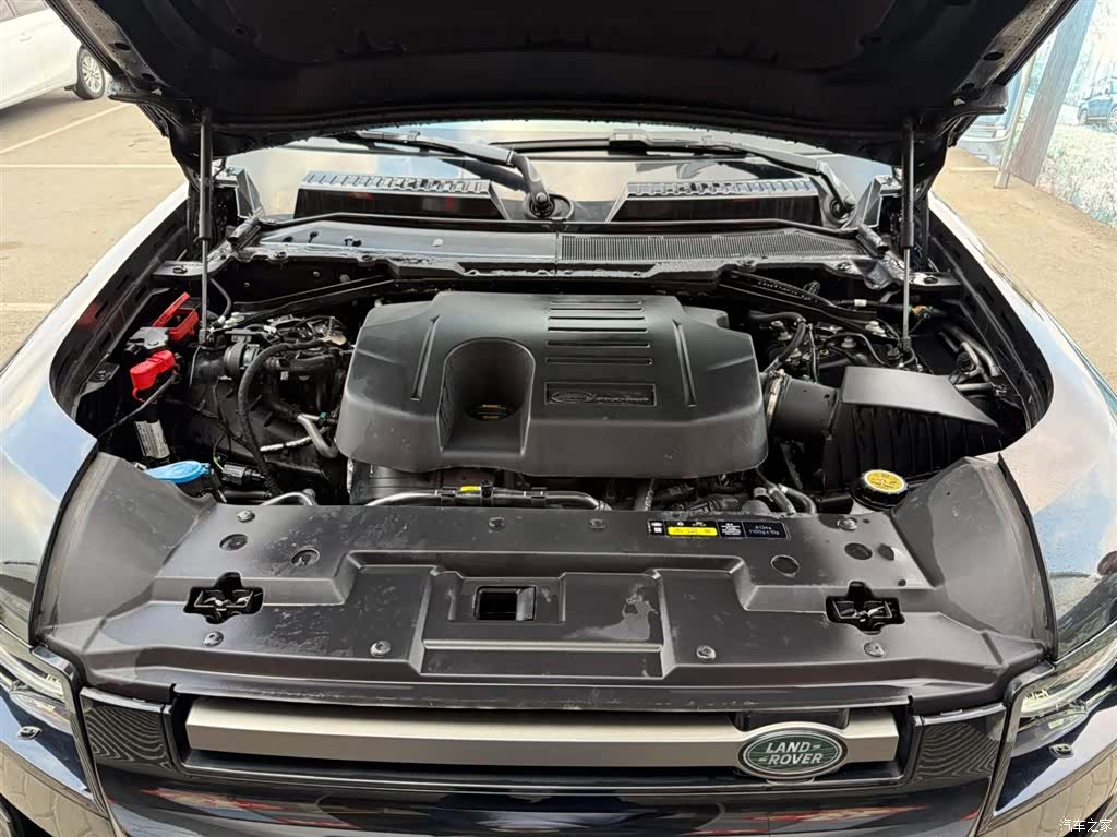 Land Rover Defender, 2025 14