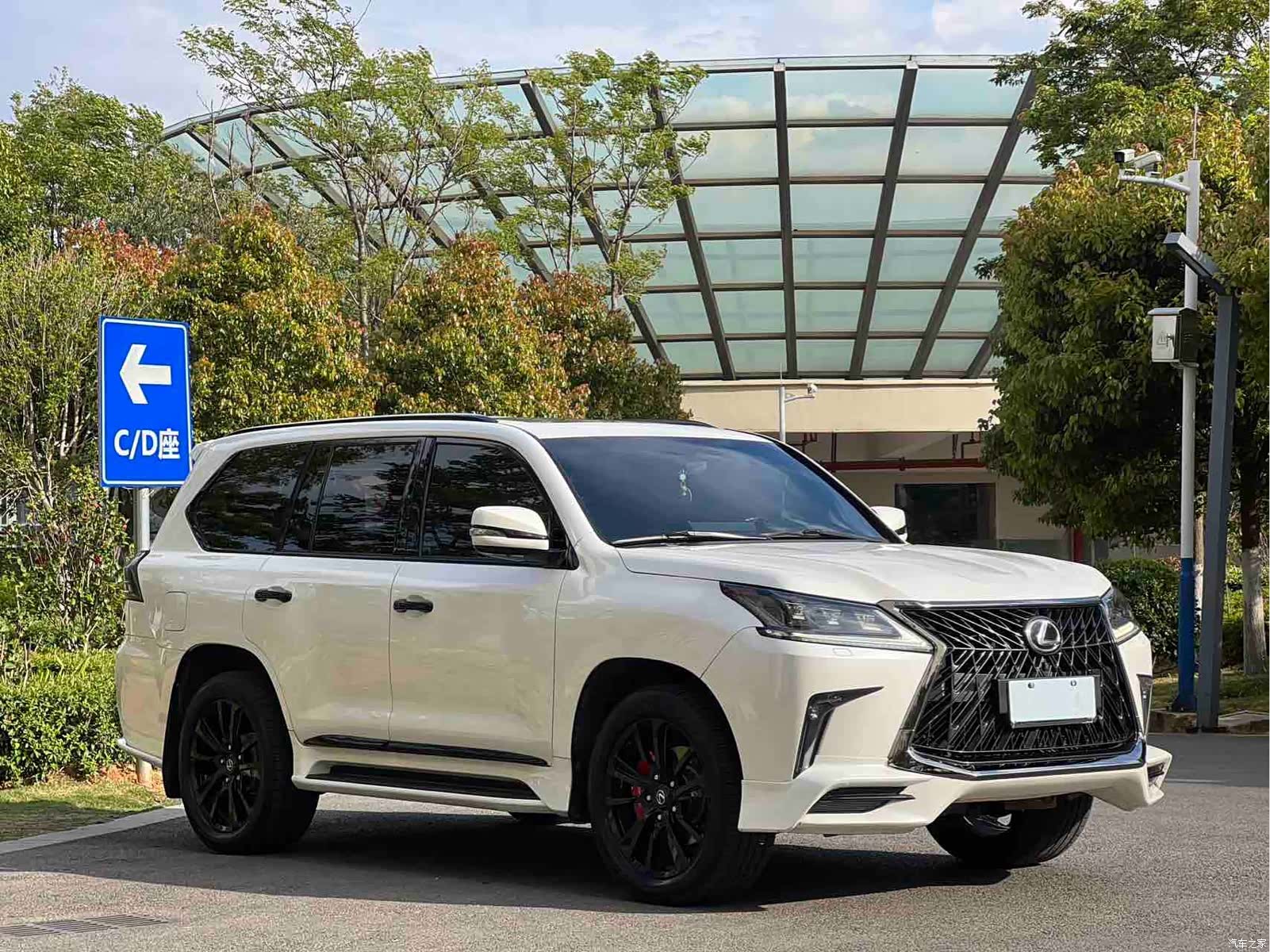 Lexus LX, 2016 2