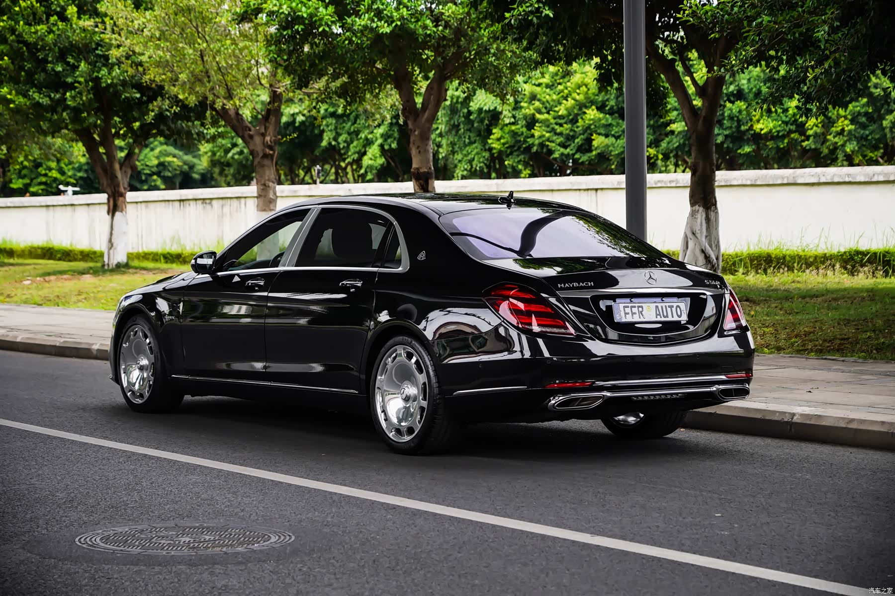 Maybach S-Class, 2019 3