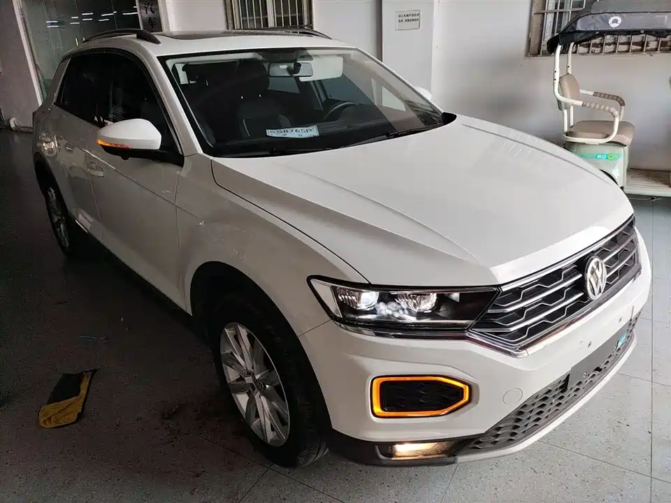Volkswagen T-ROC exploring Songs