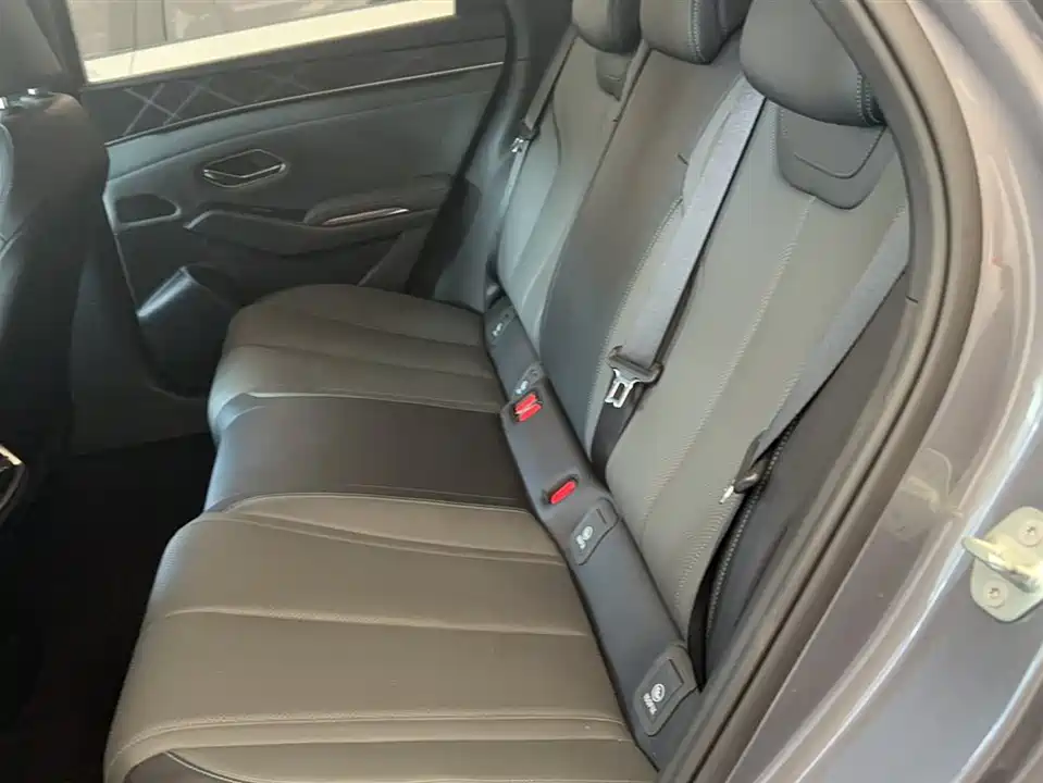 BYD Qin L