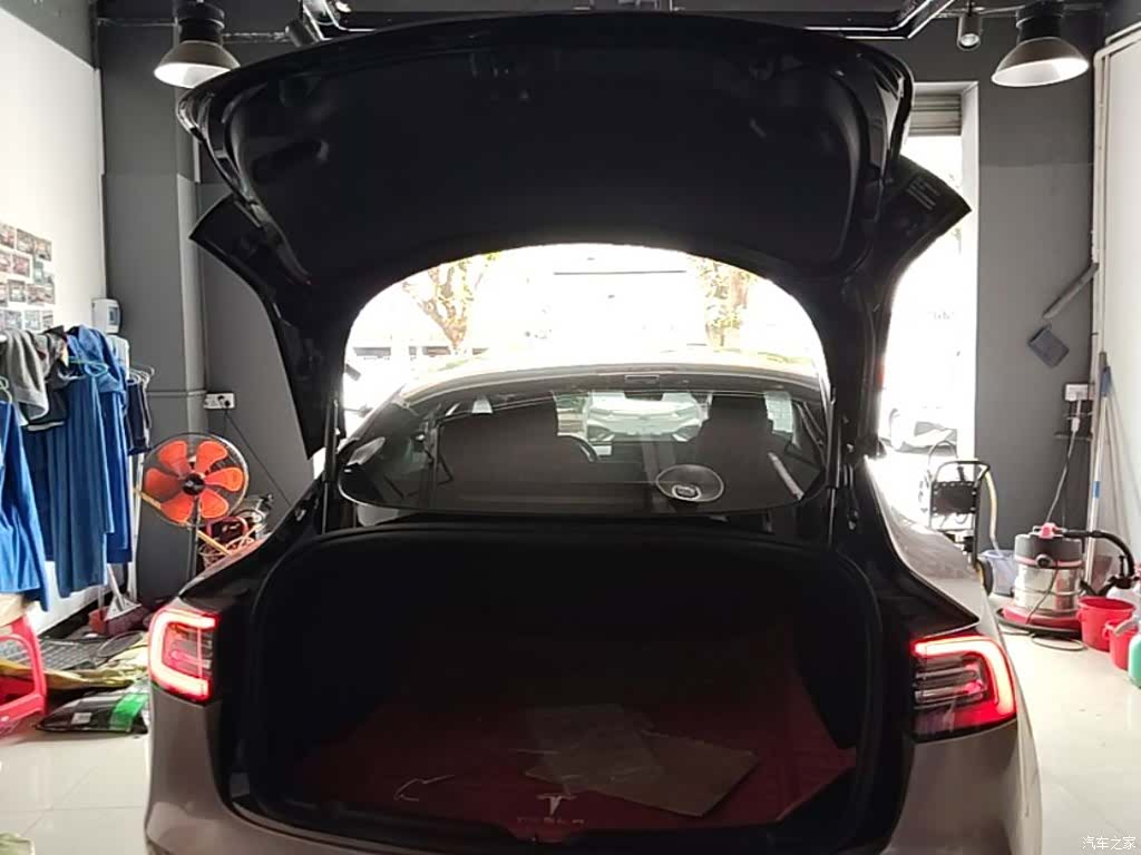 Tesla Model 3, 2020 15