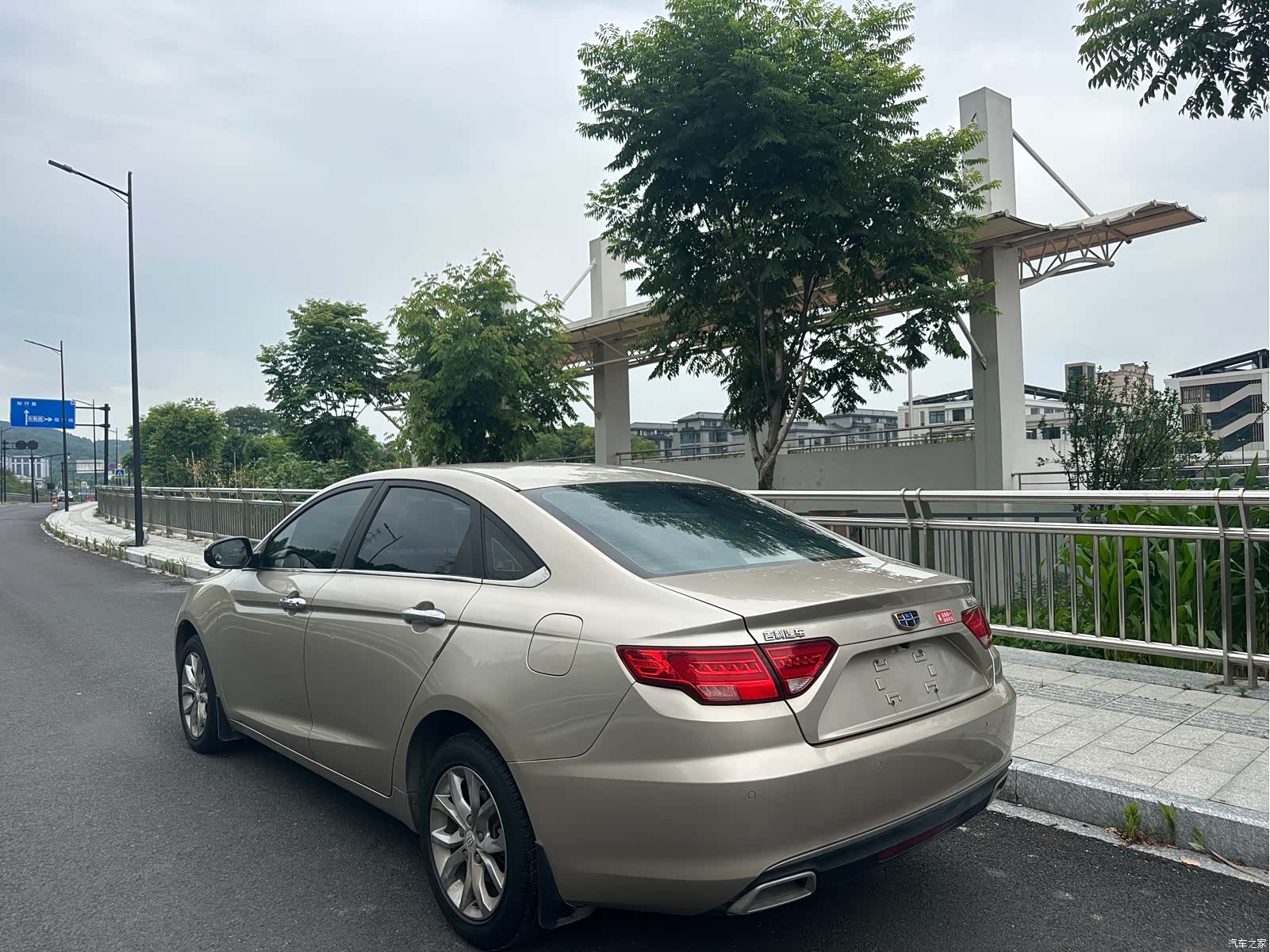 Geely Emgrand, 2017 4