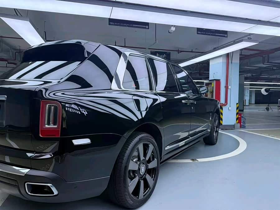 Rolls-Royce Cullinan 2023, фото 3