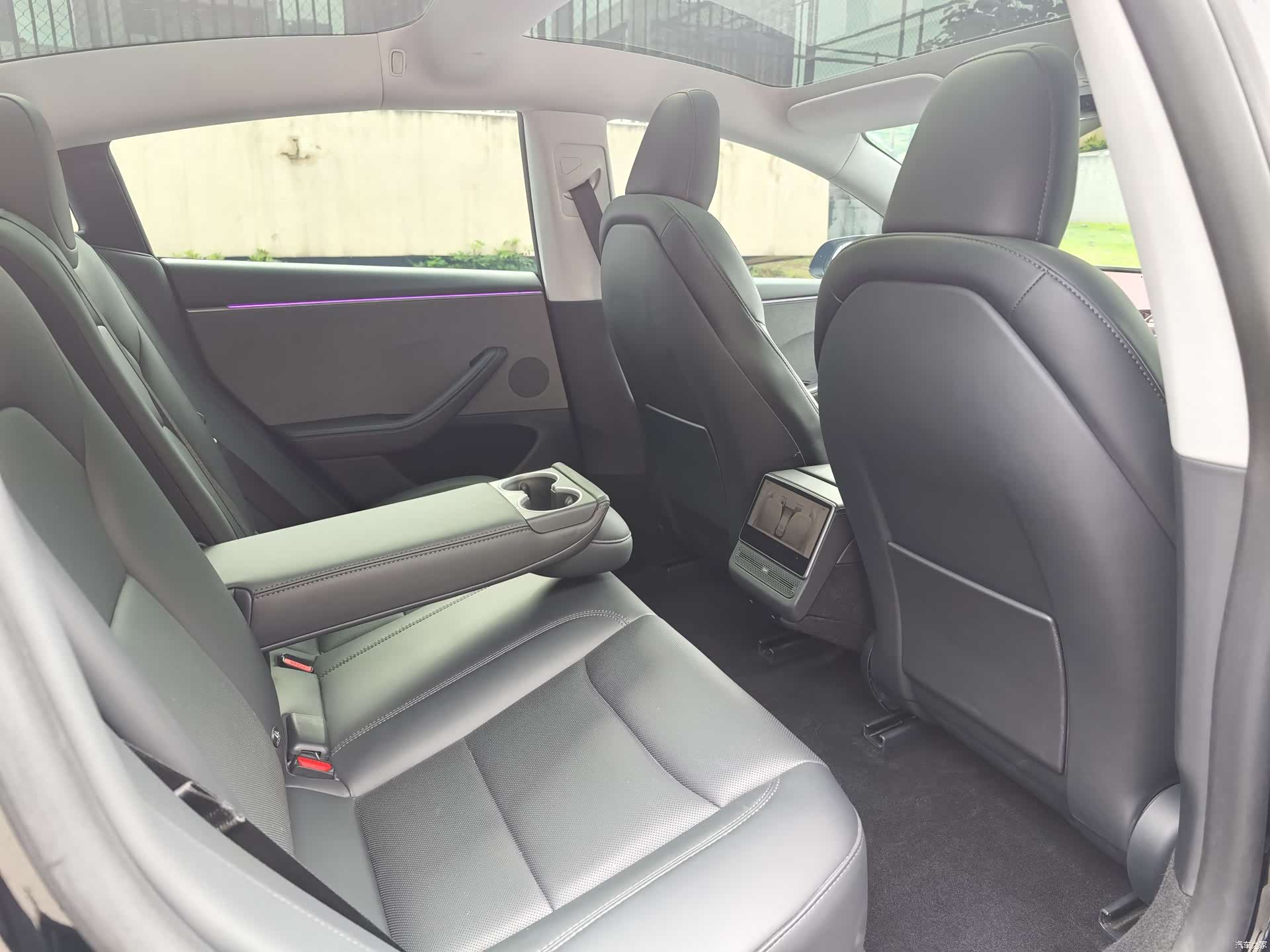 Tesla Model 3, 2025 14
