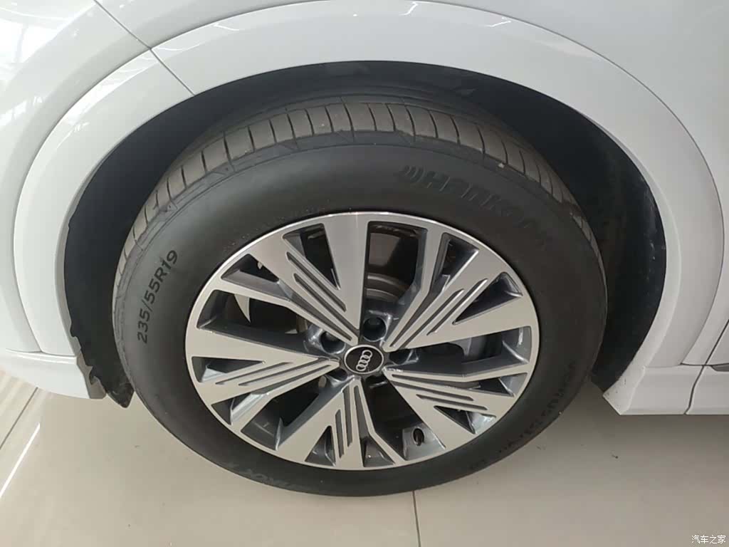 Audi Q4 e-tron, 2023 23