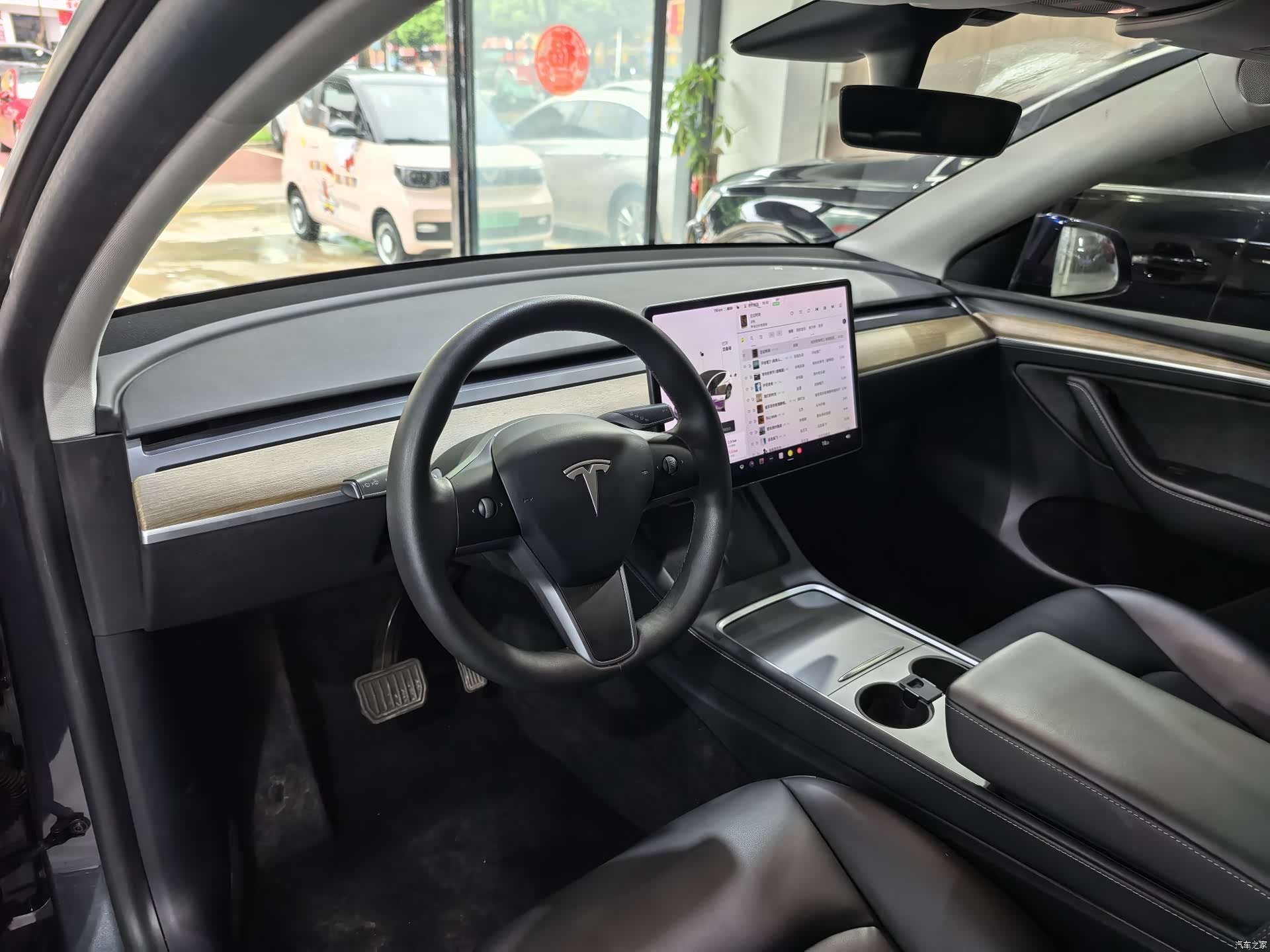 Tesla Model Y, 2021 4