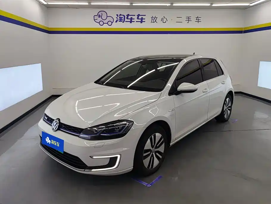 Volkswagen Golf*pure electricity