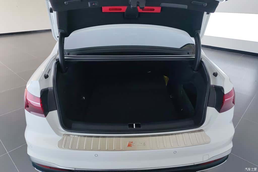 Audi A4L, 2021 4