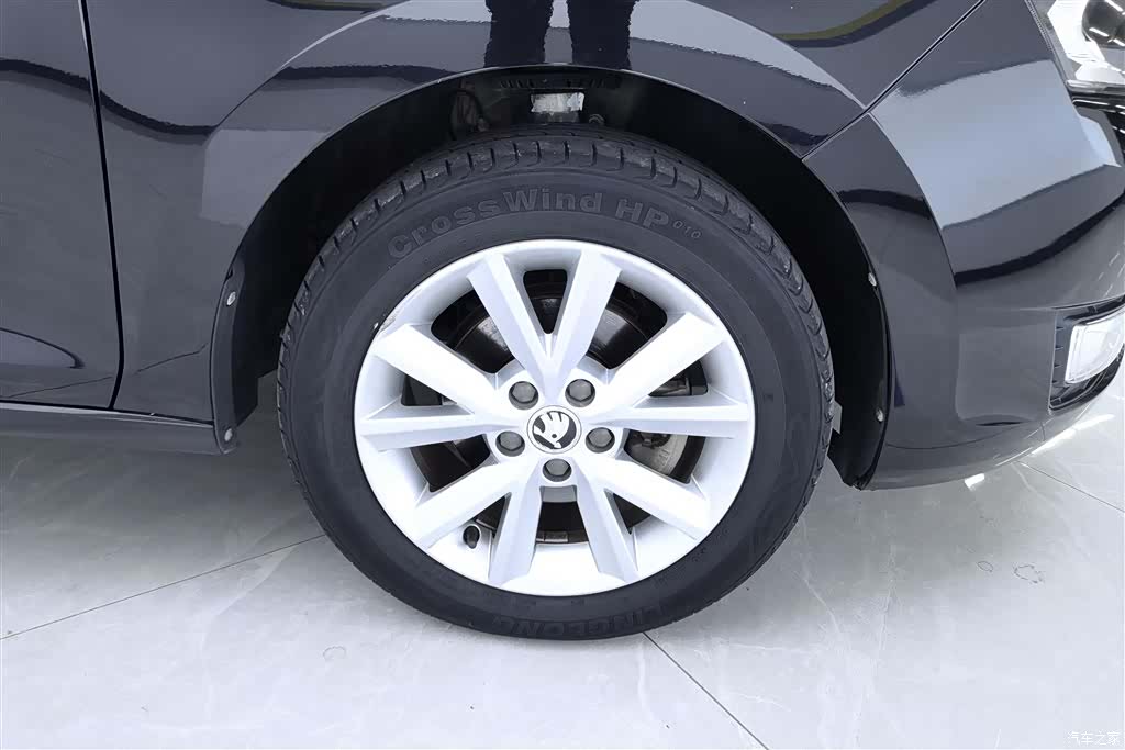 Skoda Rapid, 2016 6