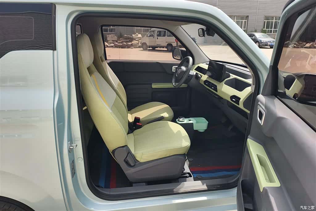 Geely Panda, 2025 8