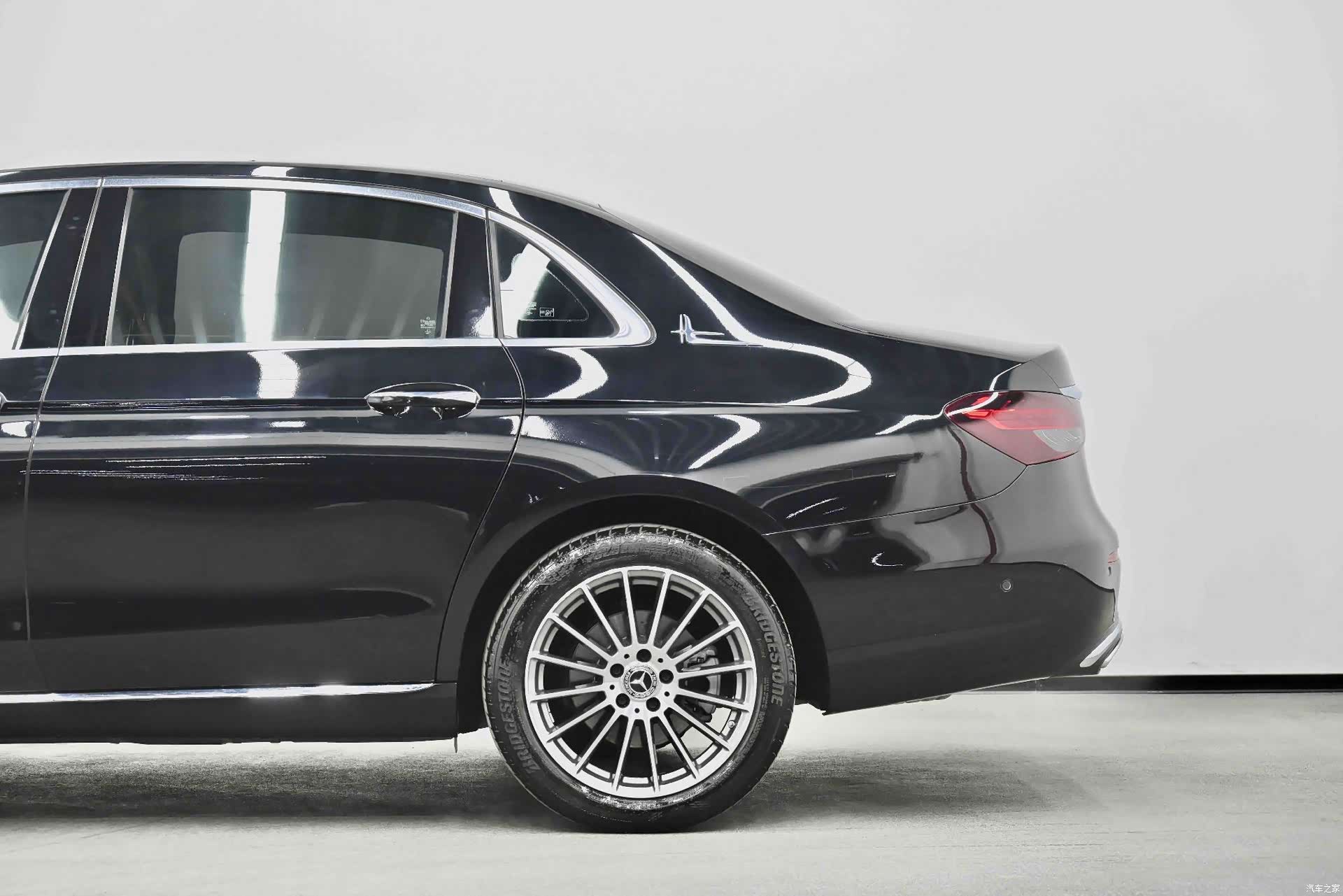 Mercedes-Benz E-Class, 2022 27