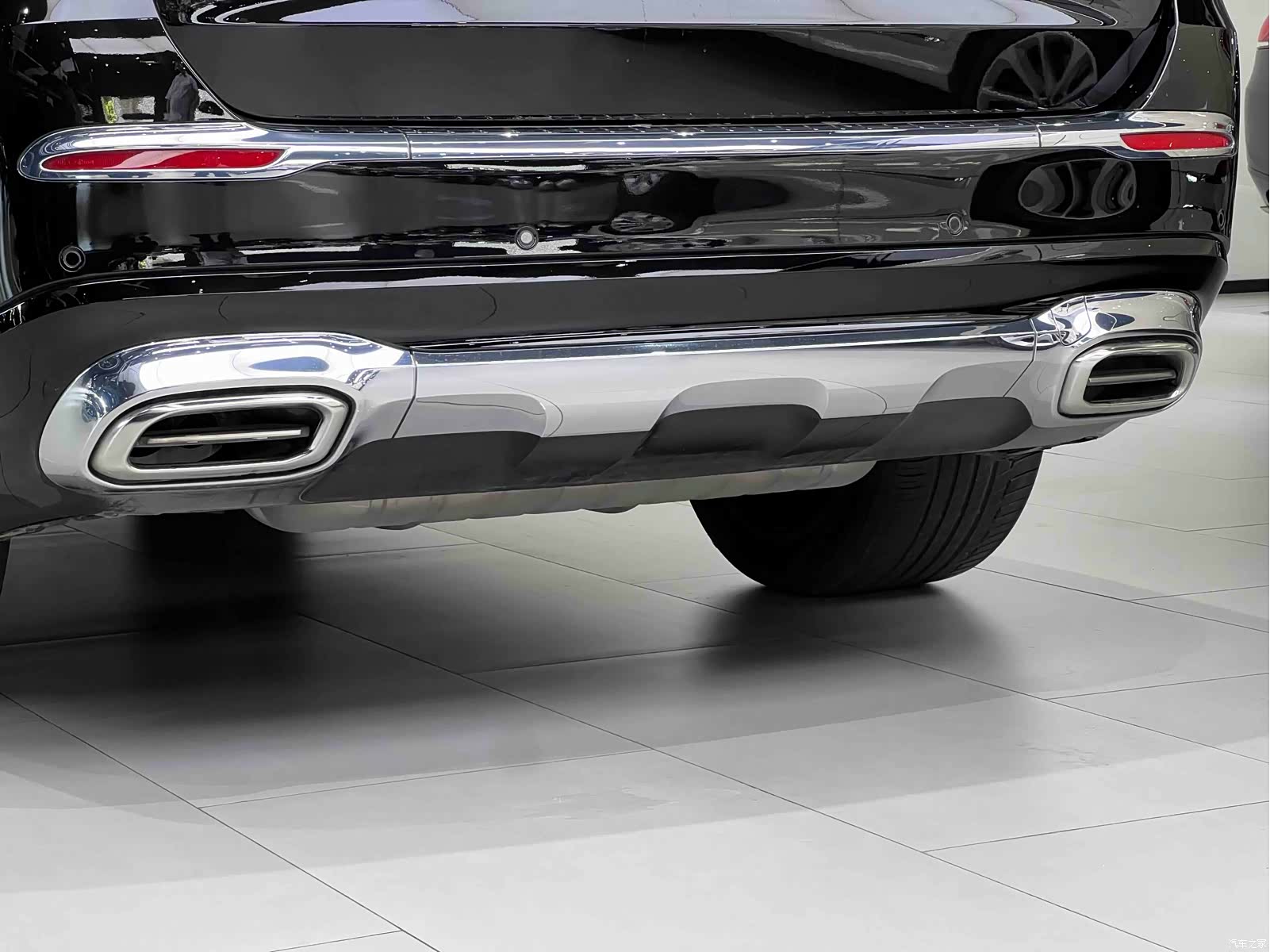Maybach GLS, 2023 13