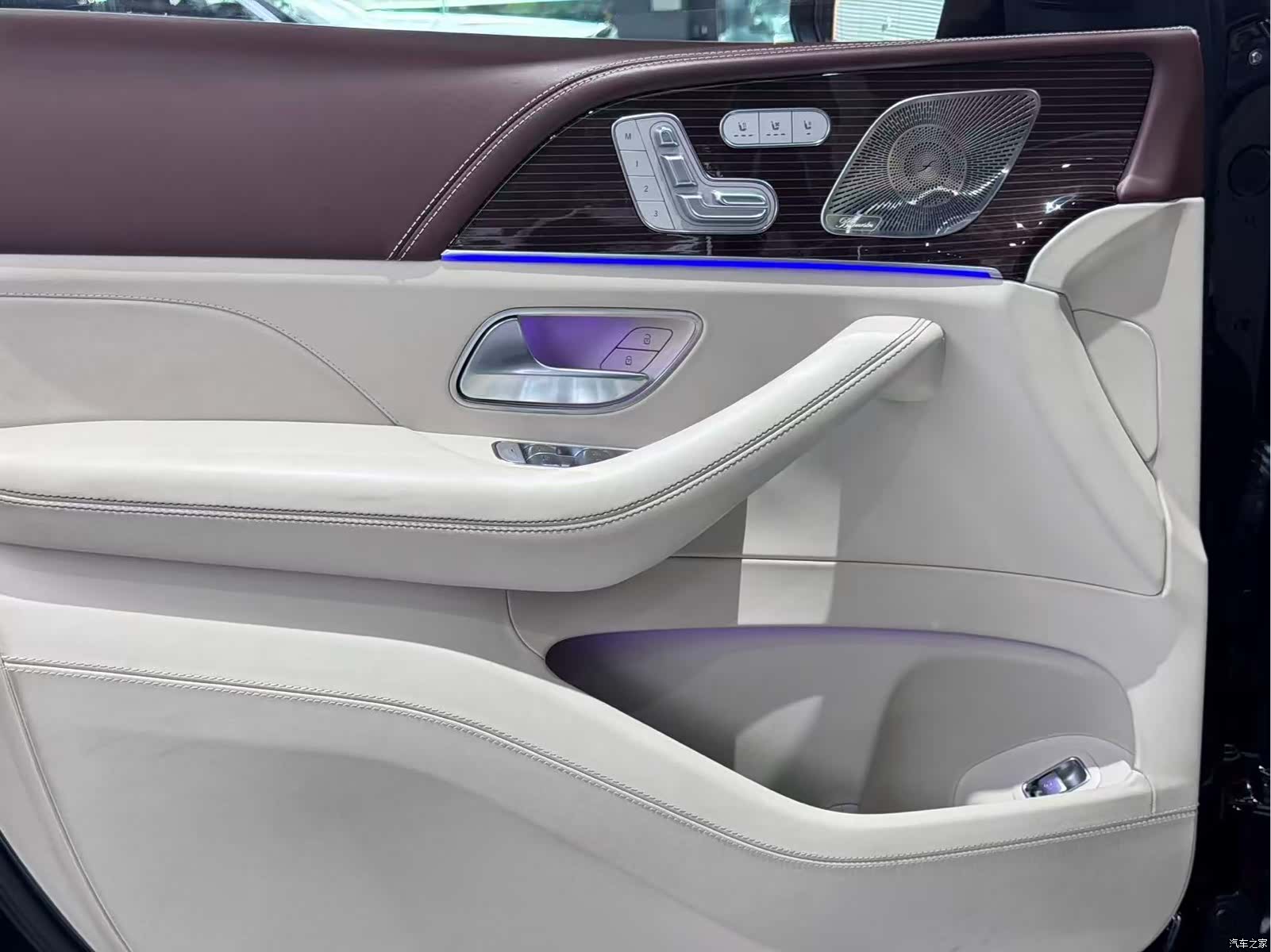 Maybach GLS, 2023 16