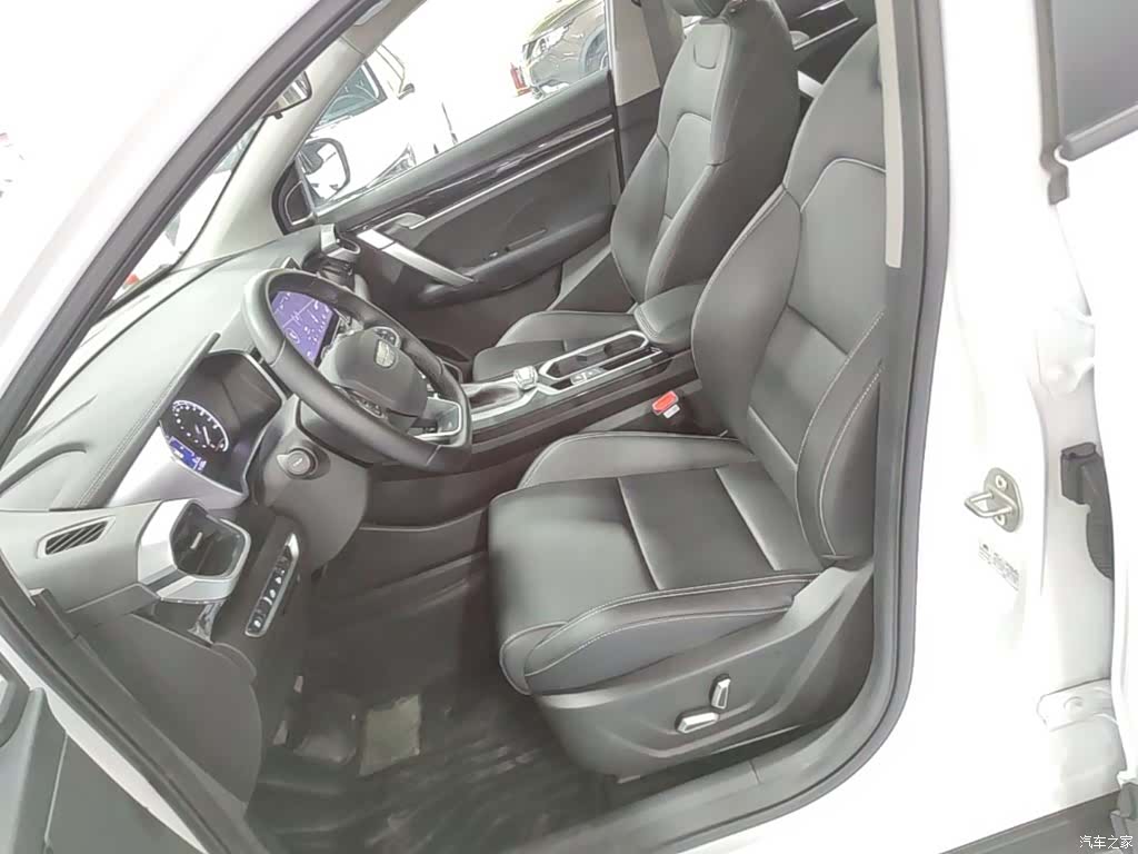 Geely Coolray, 2025 15