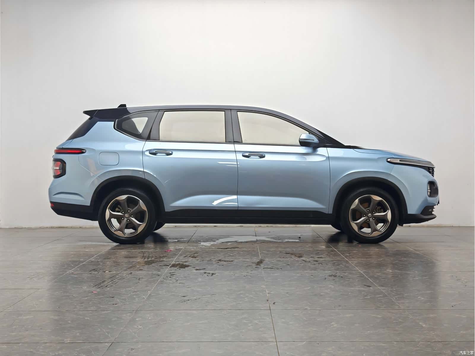 Wuling RM-5, 2021 11