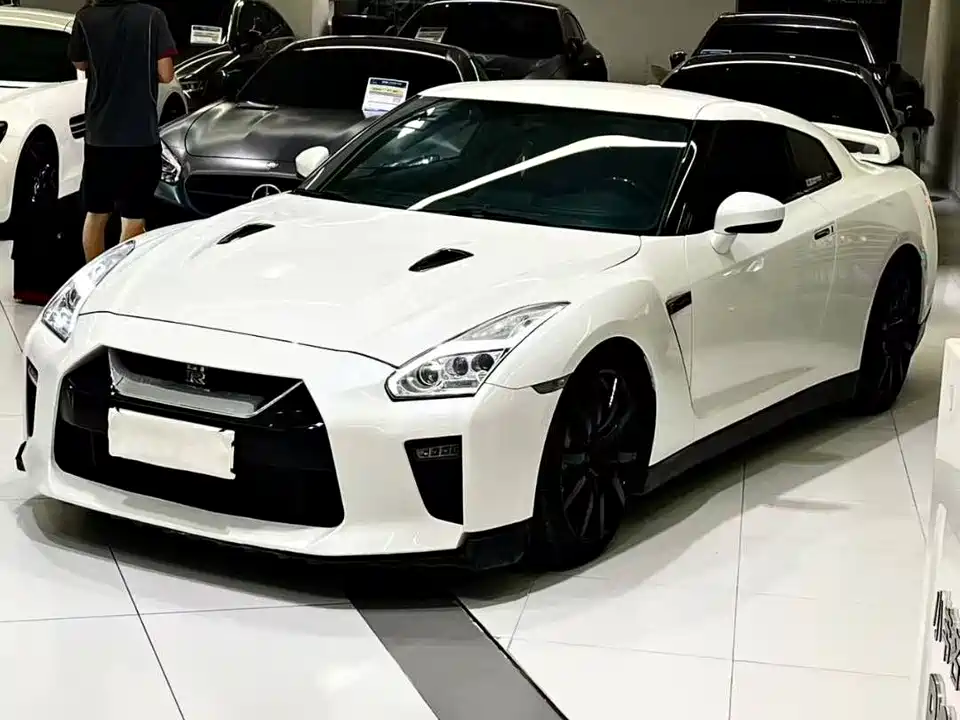 Nissan GT-R