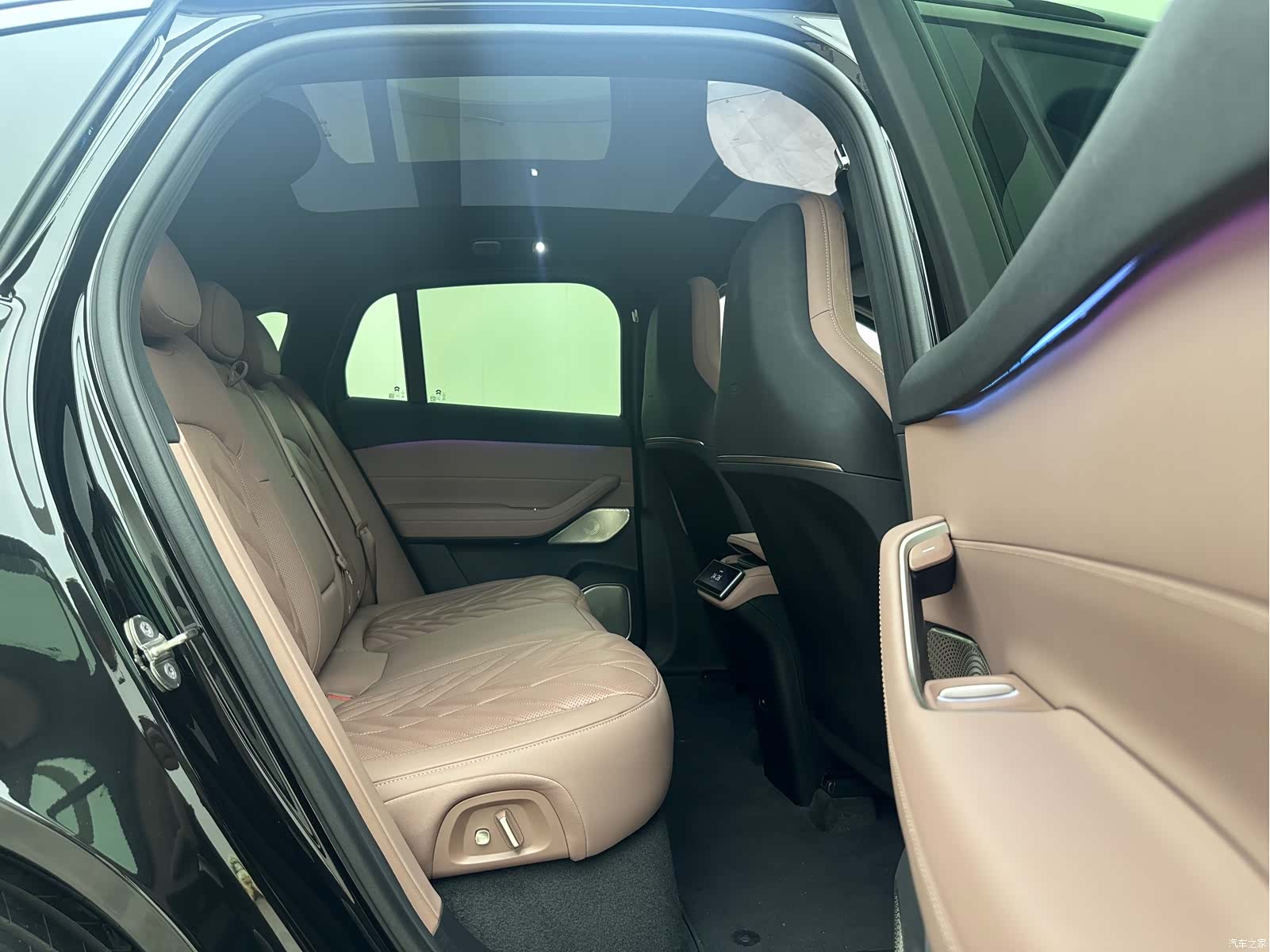NIO EC6, 2025 17