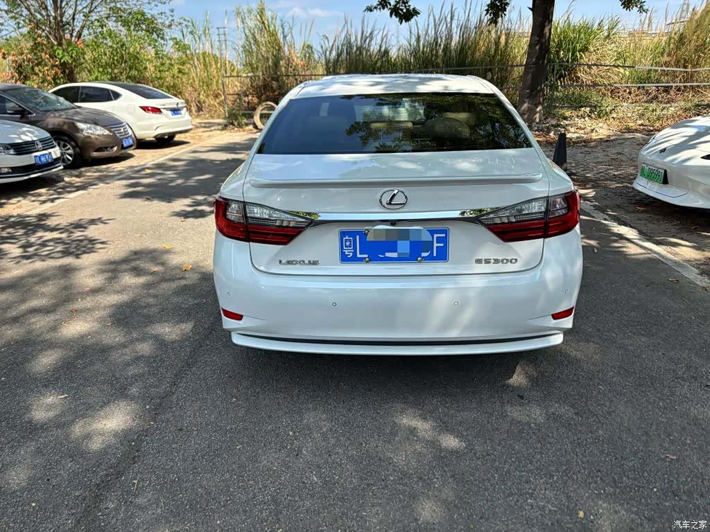 Lexus ES, 2015 10
