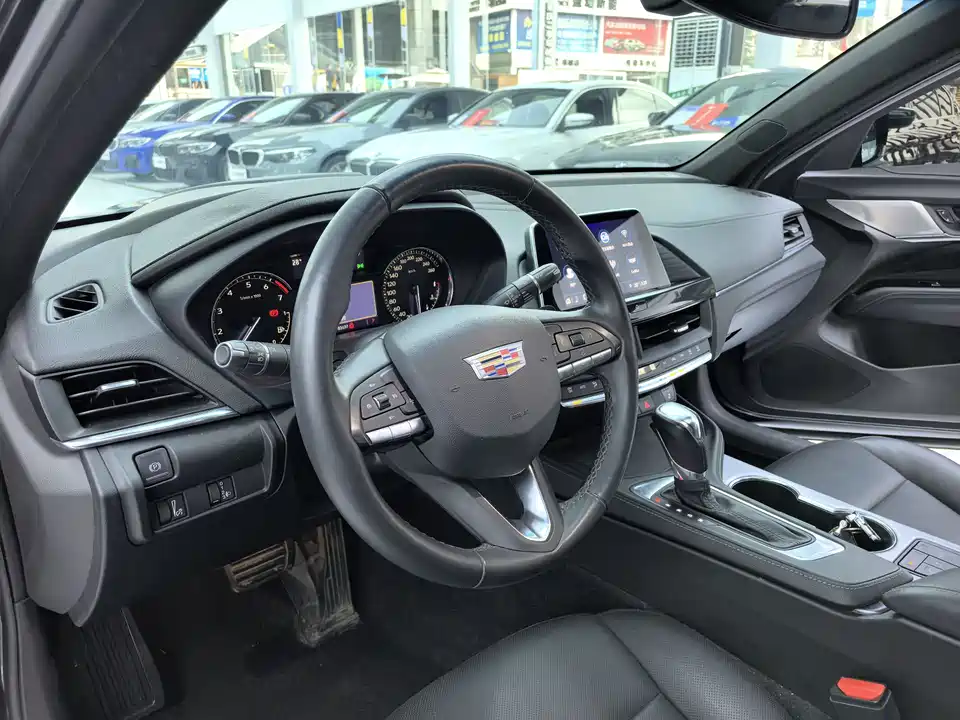 Cadillac CT4