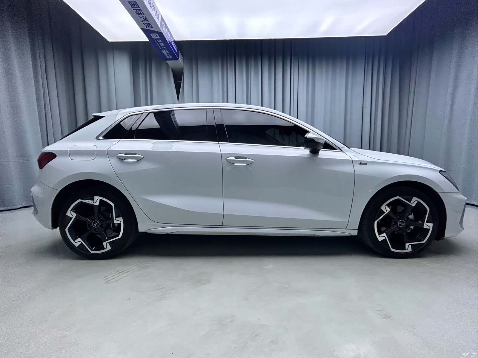 Audi A3, 2023 все фото