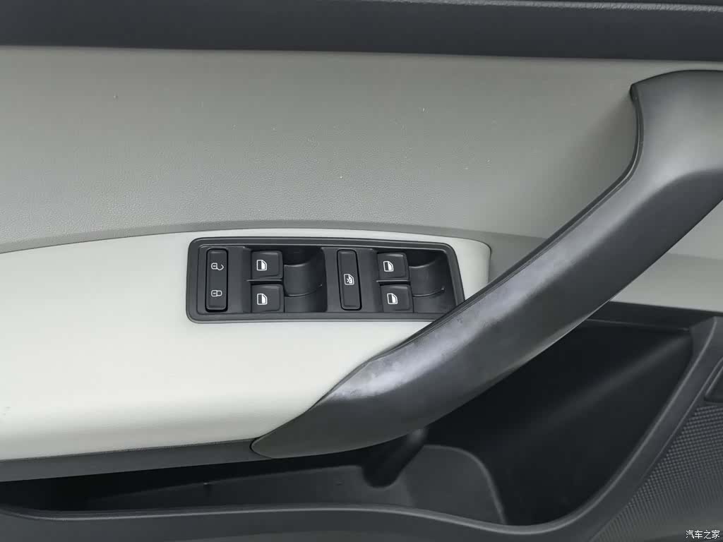 Skoda Rapid, 2016 9