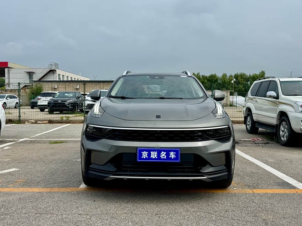 Lynk & Co 01