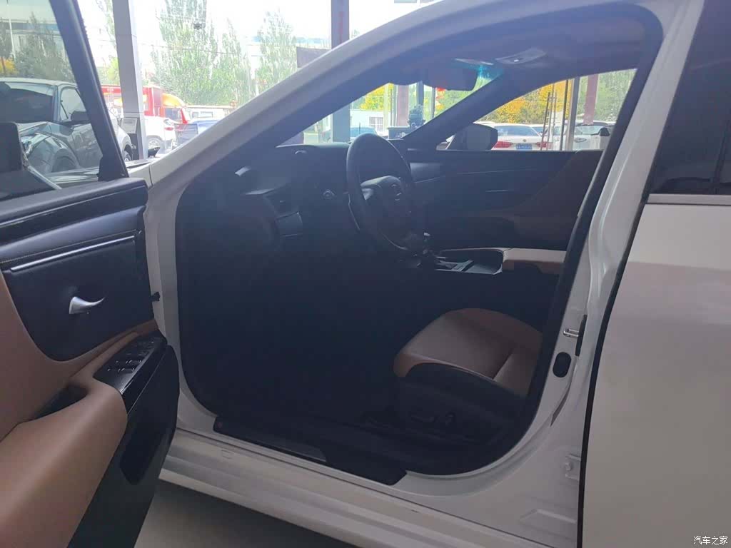 Lexus ES, 2024 13