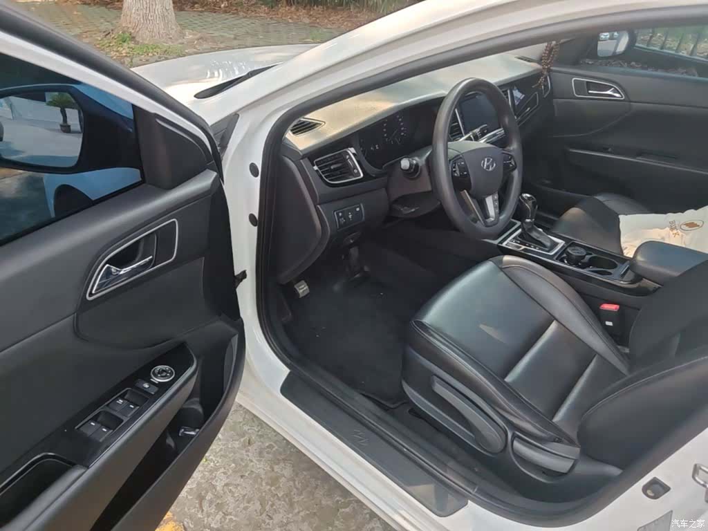 Hyundai GLS, 2015 16