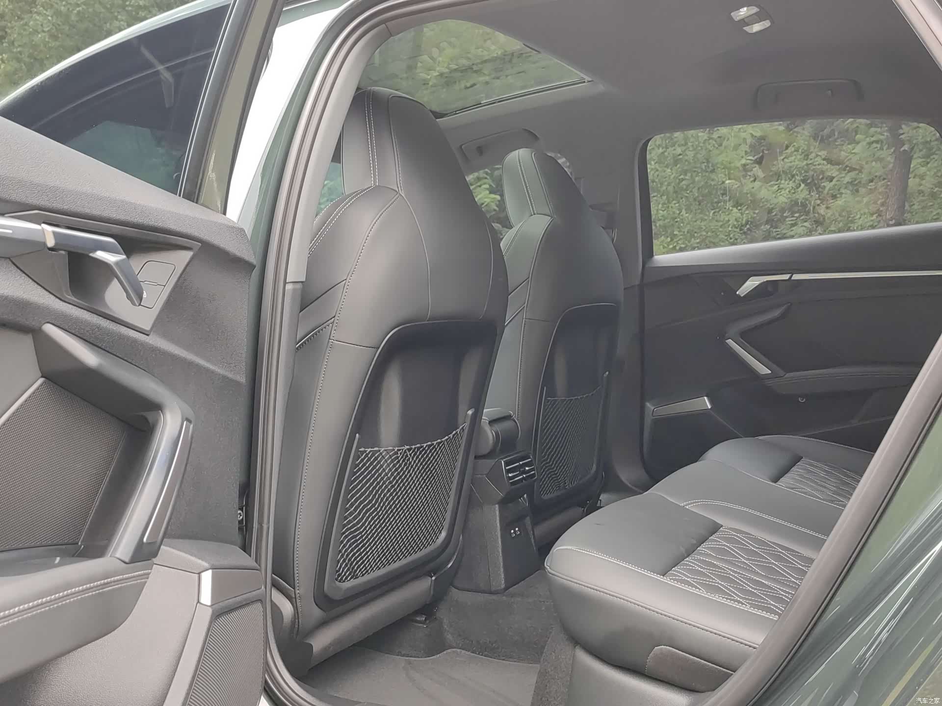 Audi Flying Spur, 2025 11