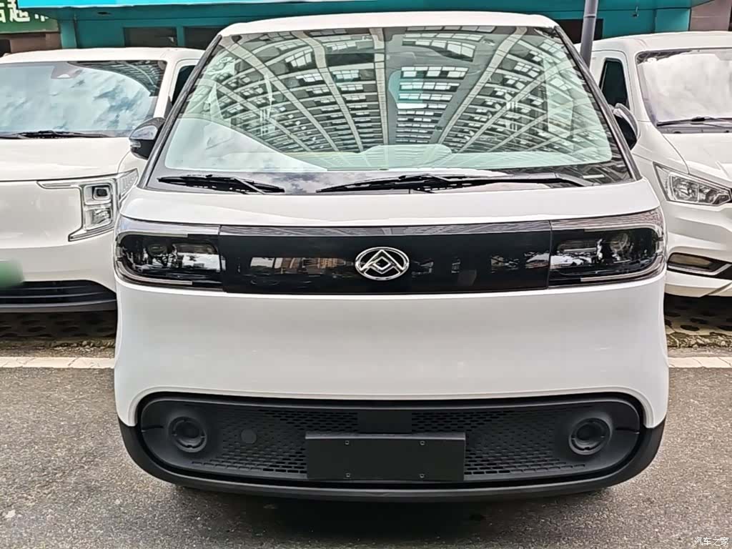 Maxus V1, 2025 3