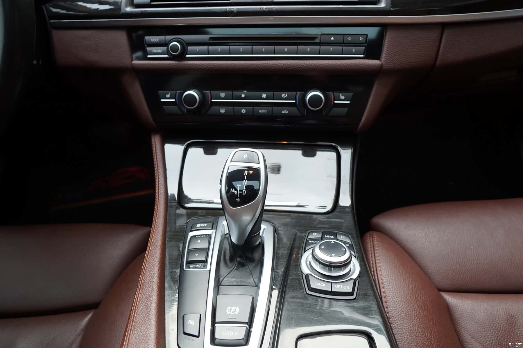 BMW 5 Series, 2011 10