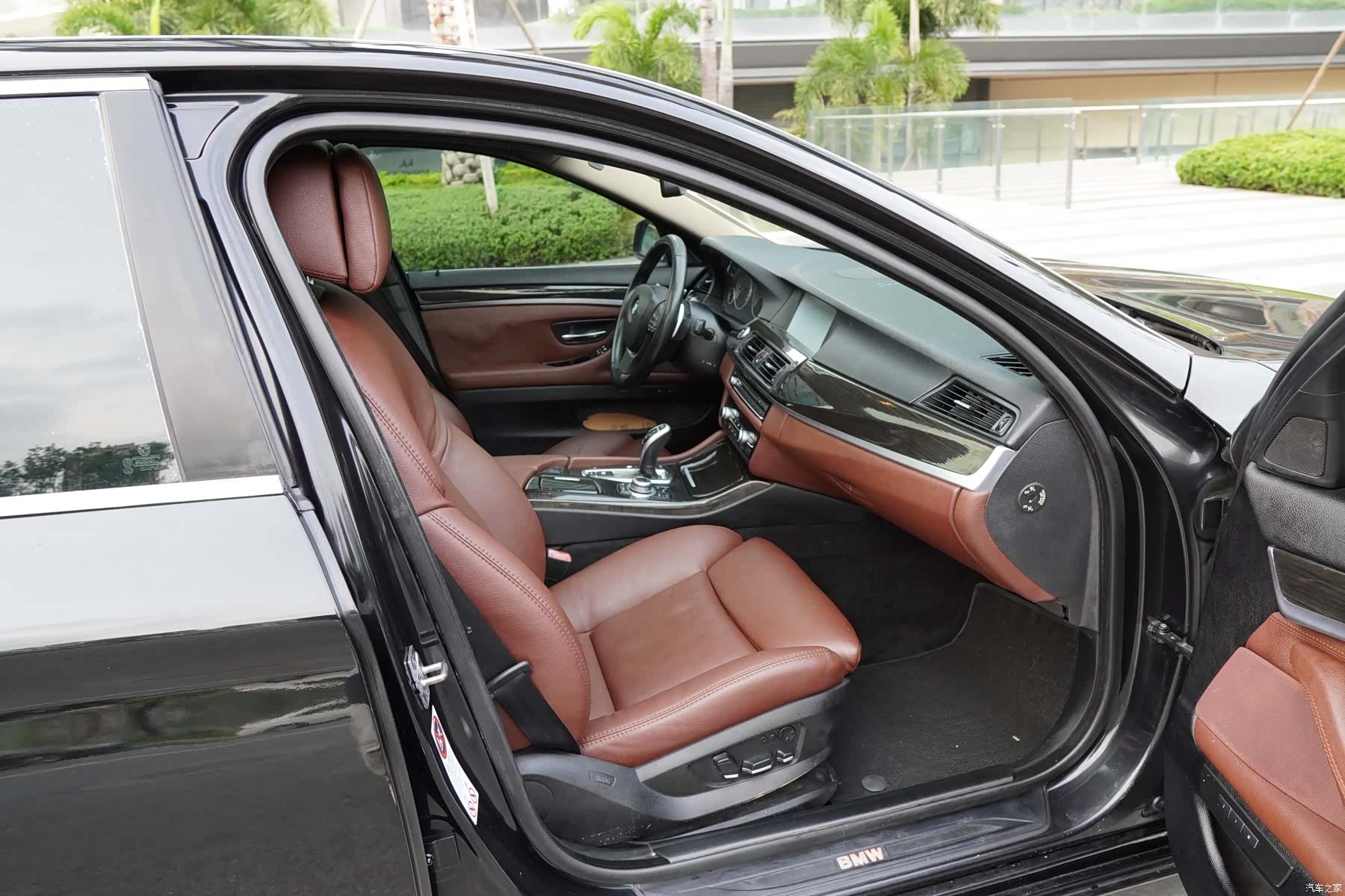 BMW 5 Series, 2011 16