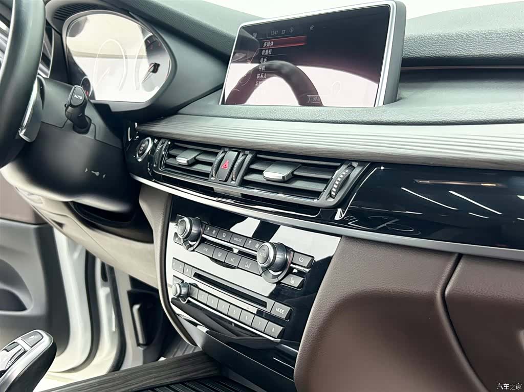 BMW X5, 2015 9